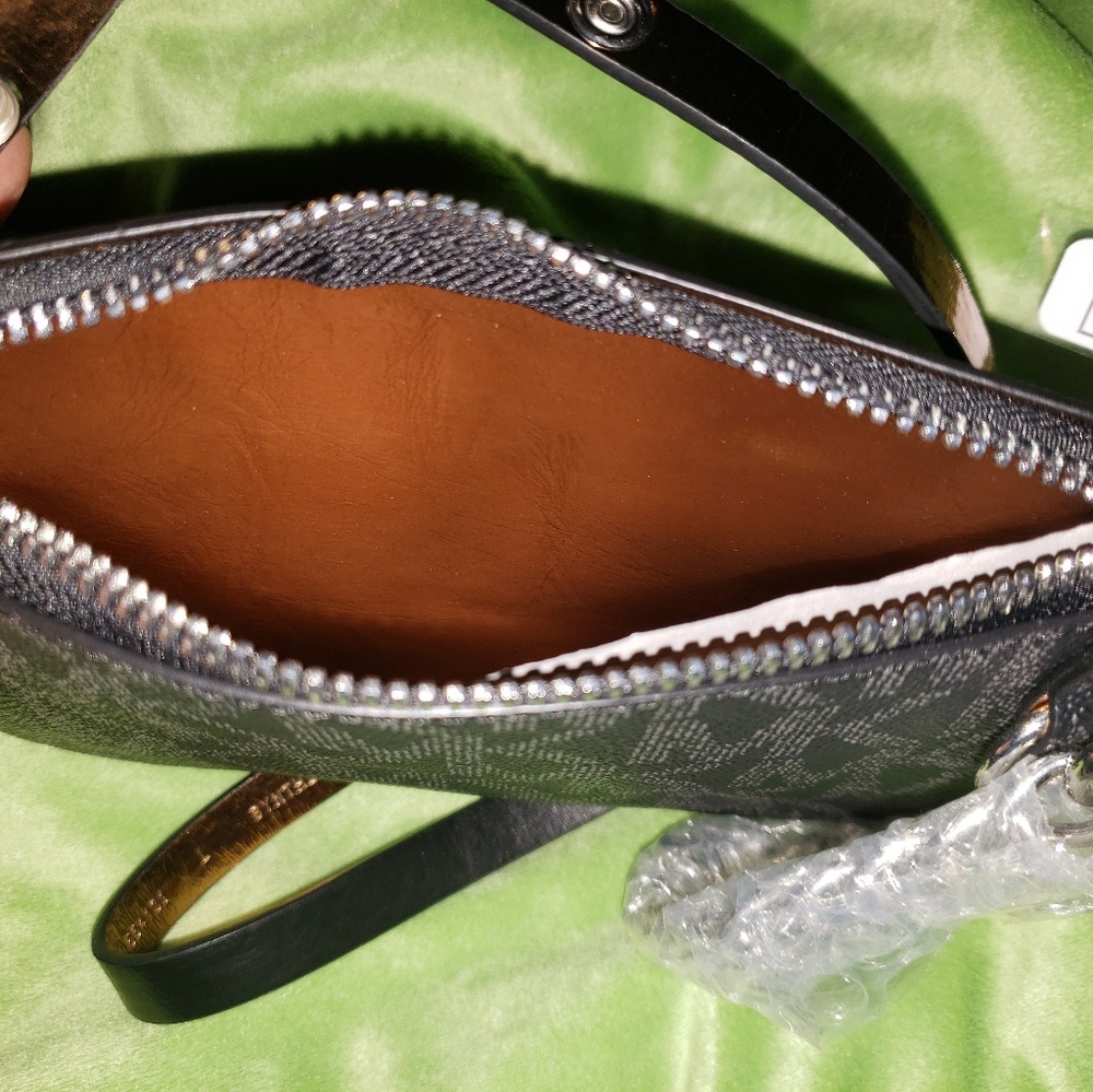 Michael Kors Belt - Picture 2 of 6